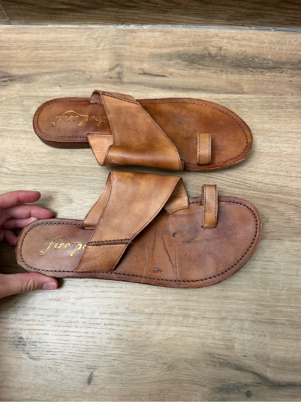 Free People Abilene Toe Loop Leather Sandals Sz 40 9